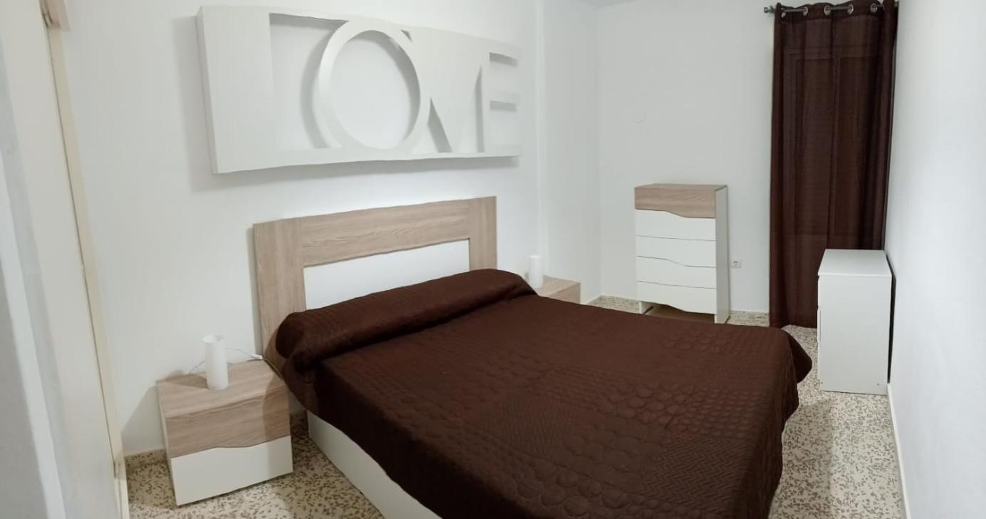 Aguila Apartamento Con Vistas เบนัลมาเดนา ภายนอก รูปภาพ